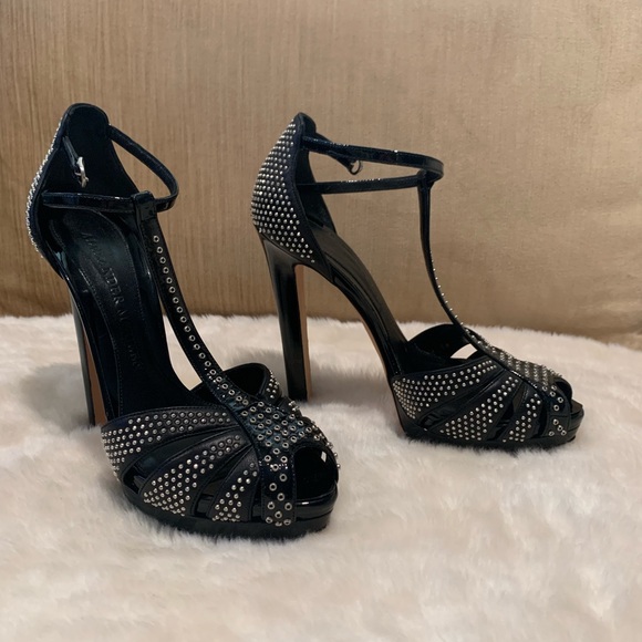 Alexander McQueen strappy open toe sandle. - Picture 5 of 7